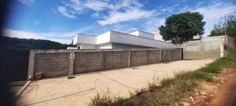 Casa à venda e para alugar em Bragança Paulista, Condomínio Residencial Vila Rica, com 4 suítes