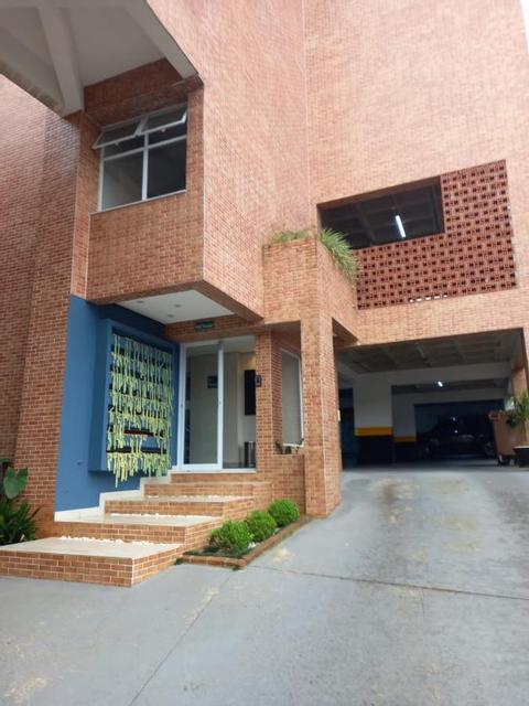 Apartamento à venda e para alugar em Bragança Paulista, Centro, com 2 suítes, com 70 m²